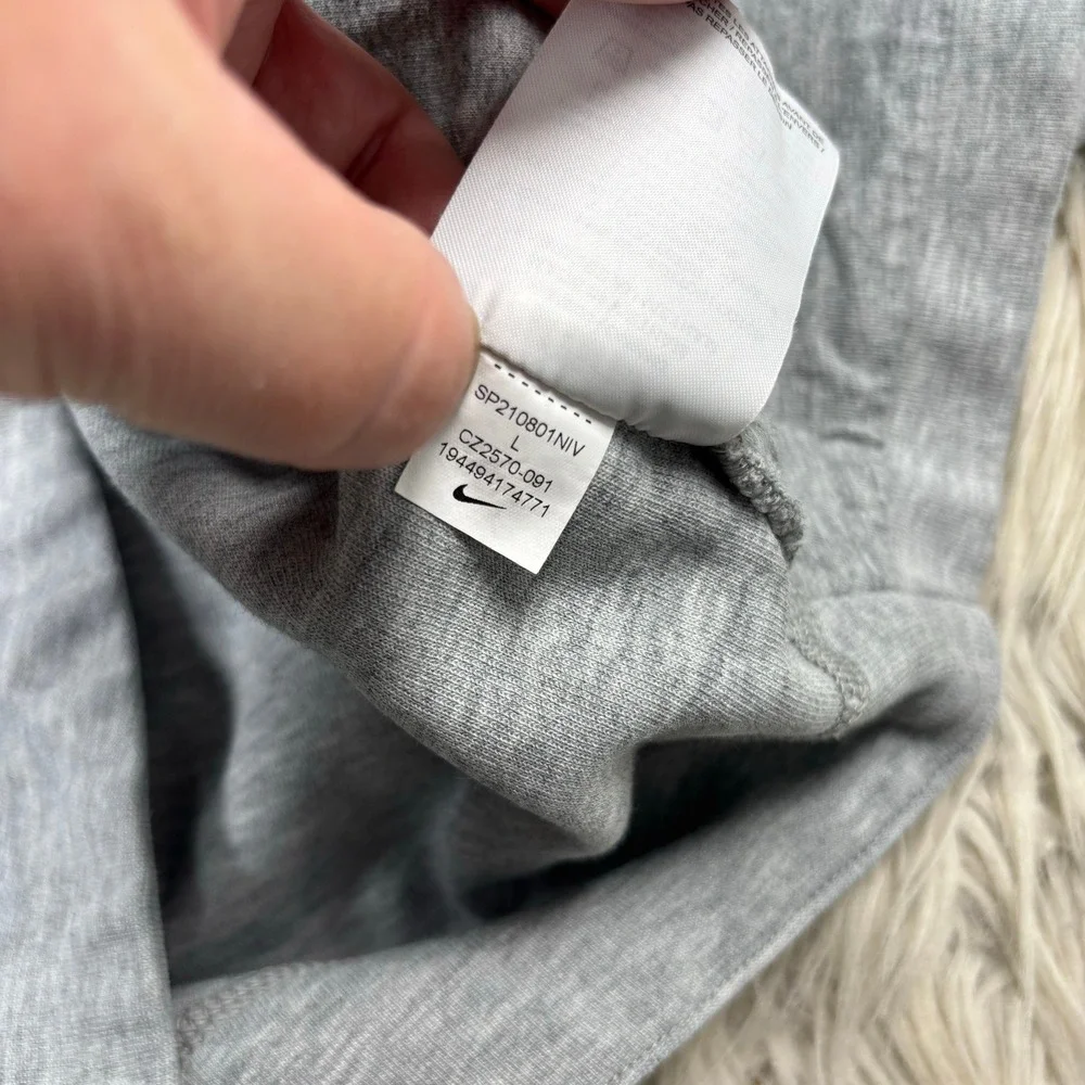 Nike Boy's Youth L Gray Loose Fit Windrunner Zip Front Hoodie